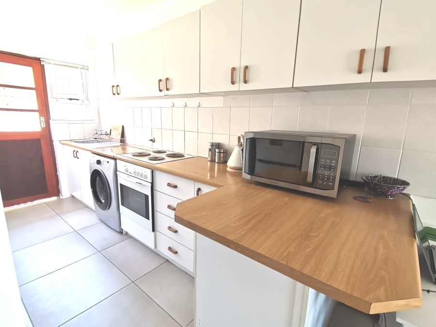 2 Bedroom Property for Sale in Oakglen Western Cape